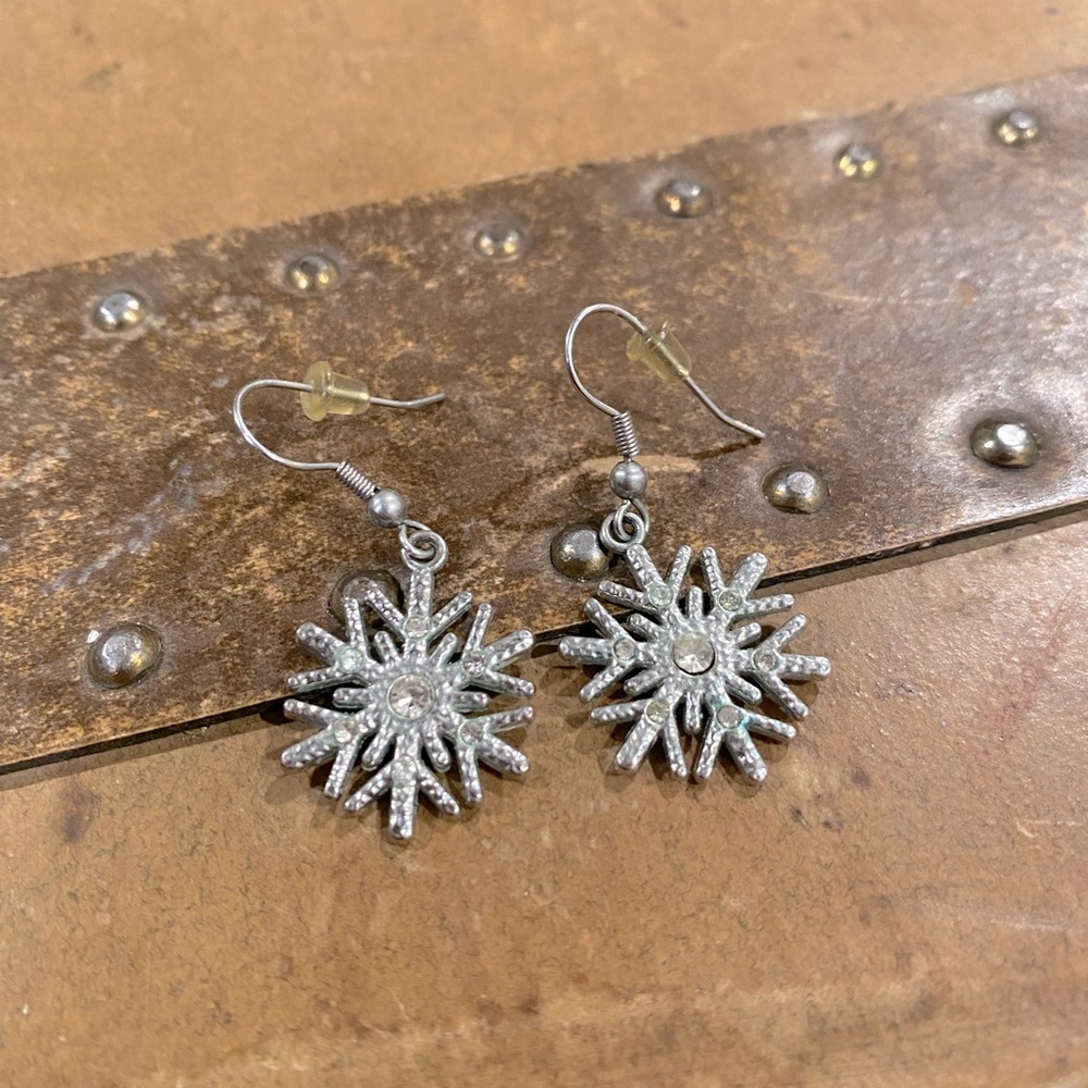 Snowflake earrings